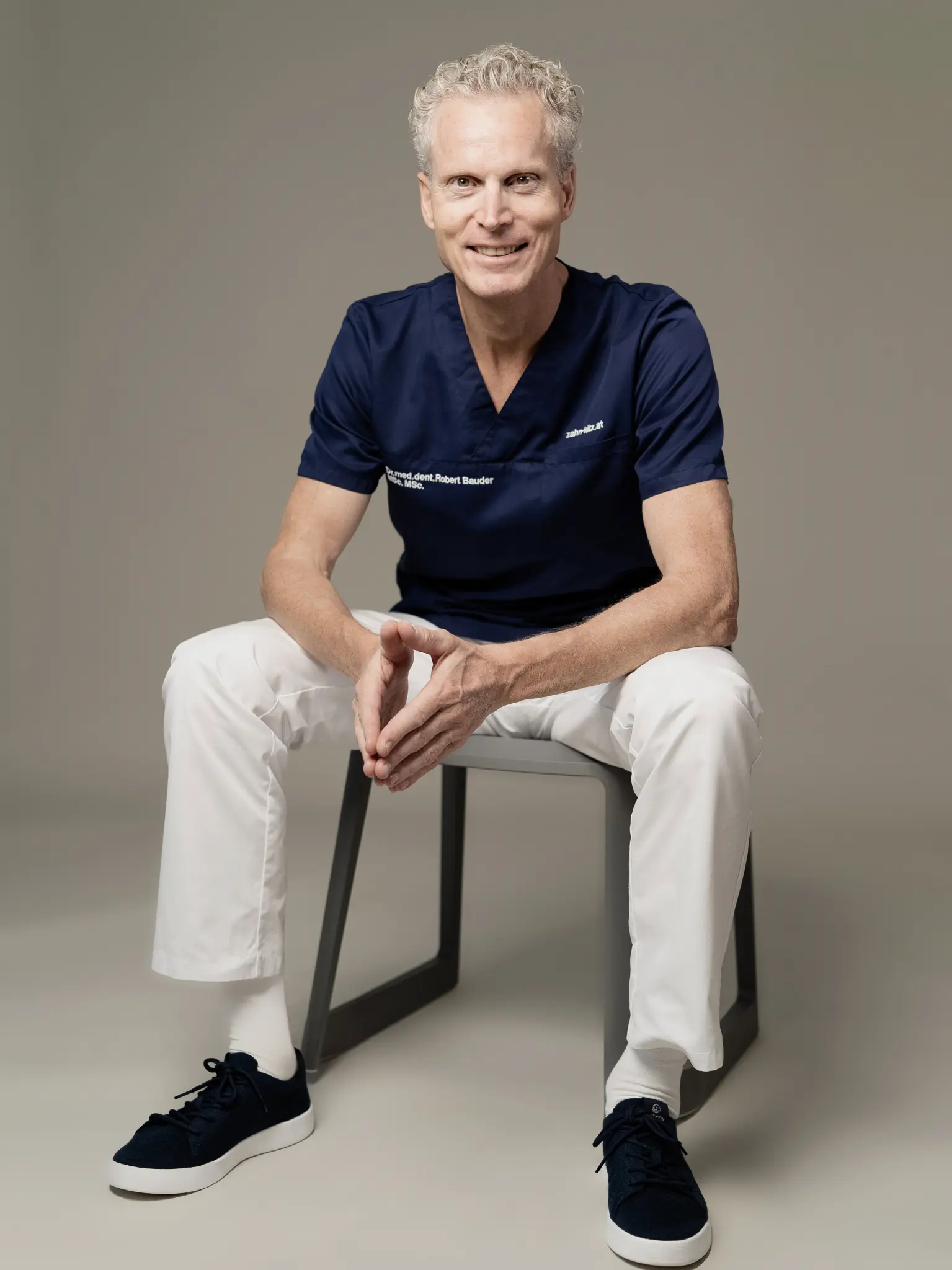 robert-bauder-clinical-seated_6c29b47f